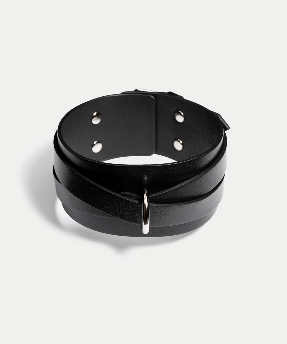 Carly Lederhalsband mit kurzer Leine