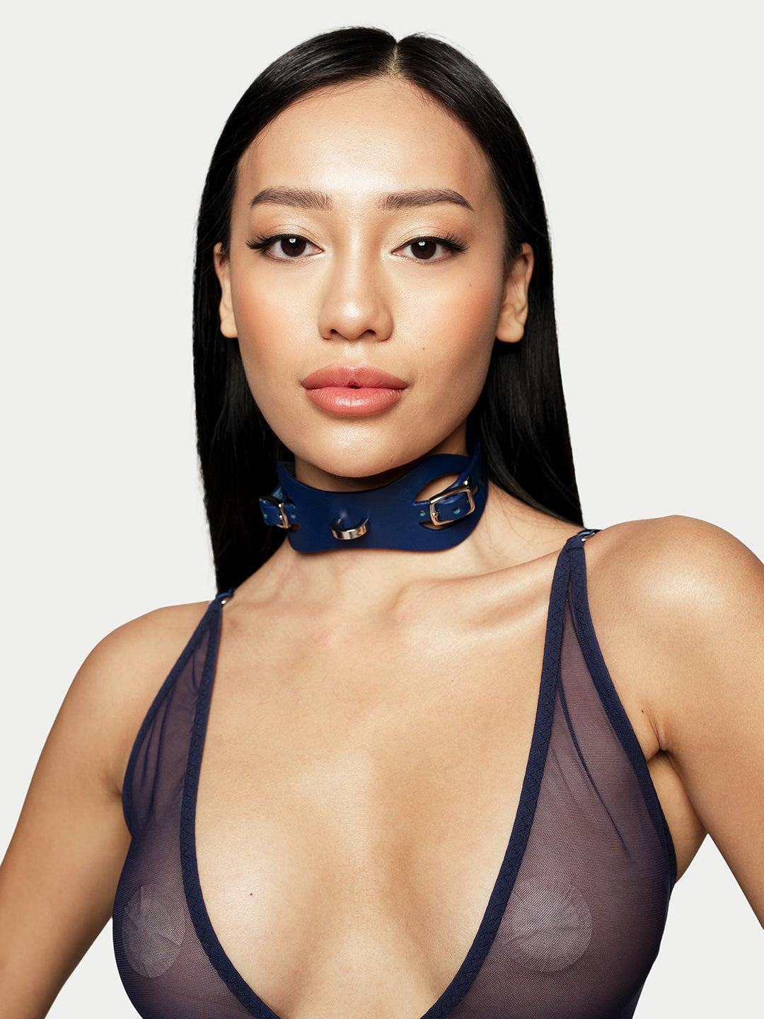 Cora Lederhalsband in Dunkelblau